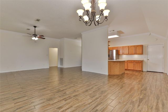 248 Wentworth Drive, West Columbia, TX 77486