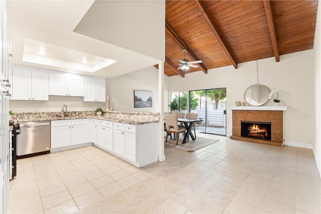 2602 N Tustin Avenue D, Santa Ana, CA 92705