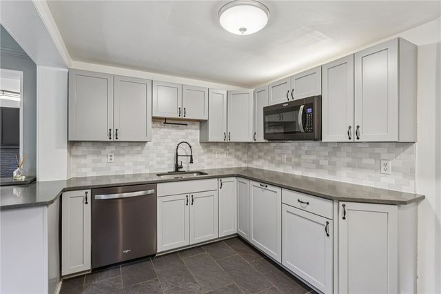 222 Elfinwild Lane, Shaler, PA 15116