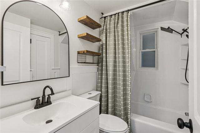 222 Elfinwild Lane, Shaler, PA 15116