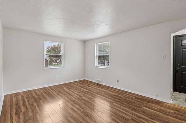 222 Elfinwild Lane, Shaler, PA 15116