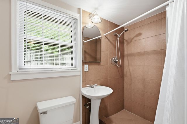 1424 Emory Road NE, Atlanta, GA 30306