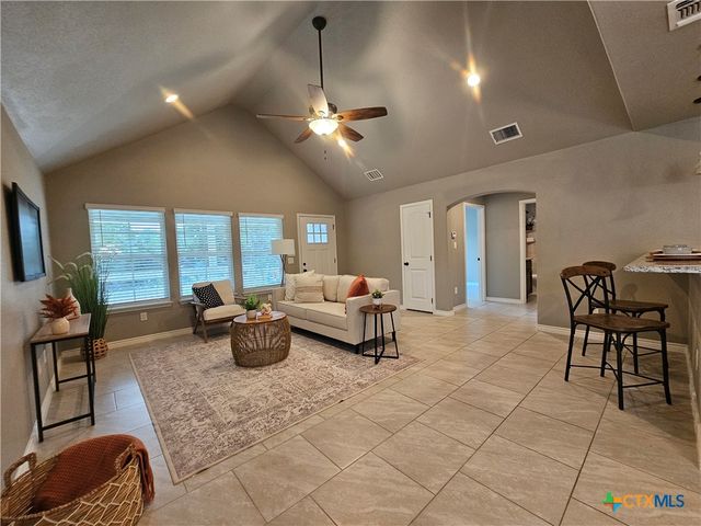612 Canyon Springs, Canyon Lake, TX 78133