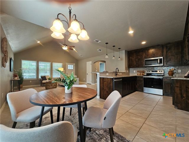612 Canyon Springs, Canyon Lake, TX 78133