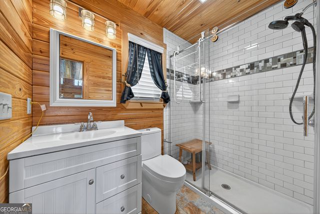 955 Barbara Point Road, Sparta, GA 31087