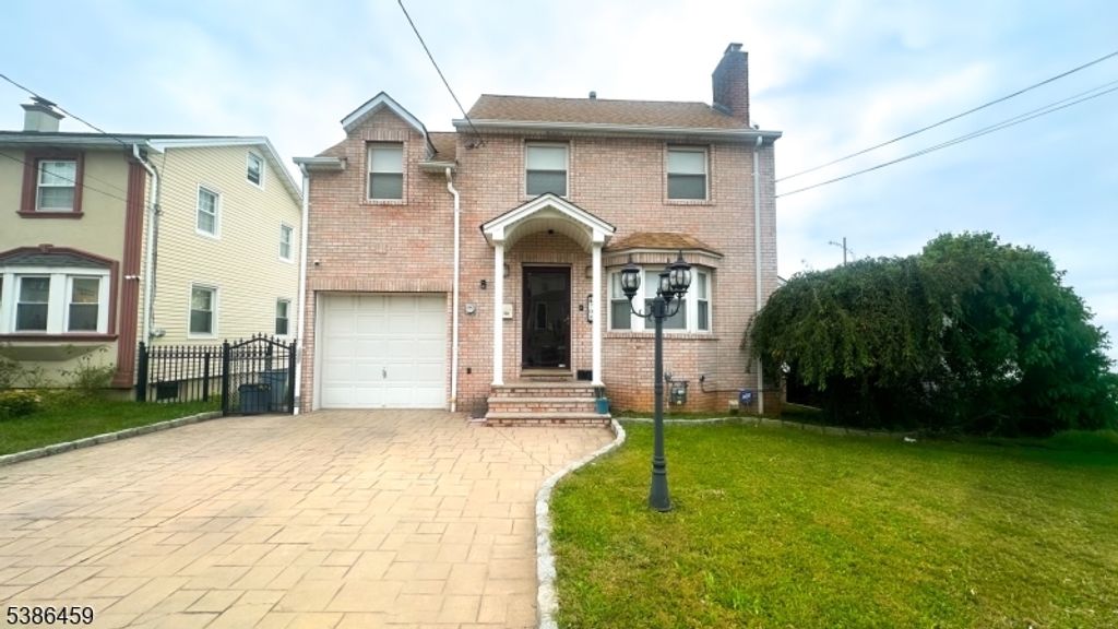 706 Cedar Ave, Elizabeth City, NJ 07202