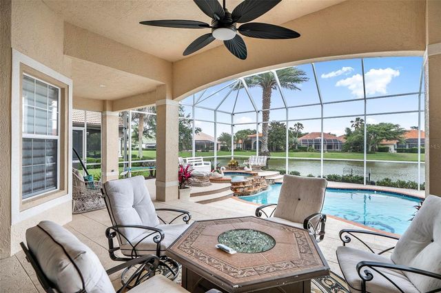 68 OAK VIEW CIRCLE W, Palm Coast, FL 32137