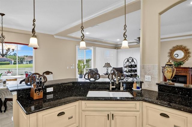 68 OAK VIEW CIRCLE W, Palm Coast, FL 32137