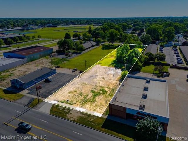 6248 Middlebelt Road, Garden City, MI 48135
