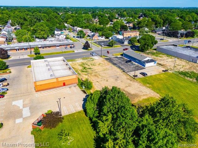 6248 Middlebelt Road, Garden City, MI 48135