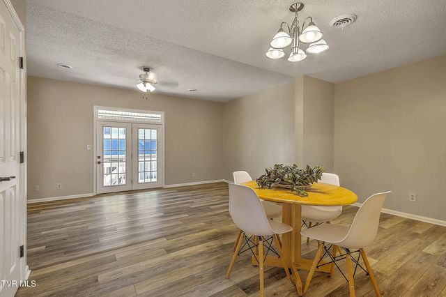 1201 East 8 Th Avenue 4, Johnson City, TN 37601