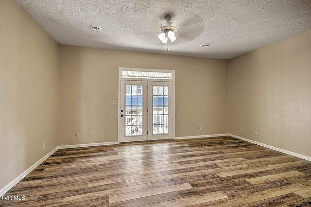 1201 East 8 Th Avenue 4, Johnson City, TN 37601