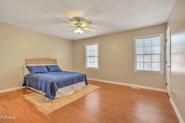 1201 East 8 Th Avenue 4, Johnson City, TN 37601