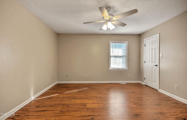 1201 East 8 Th Avenue 4, Johnson City, TN 37601