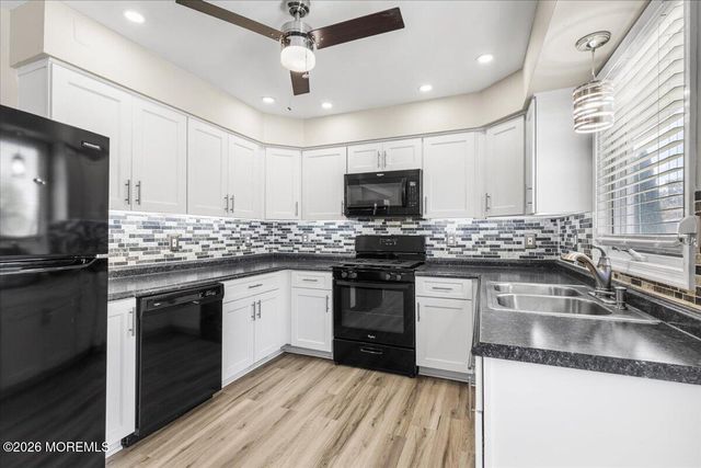 813 Pemberton Street, Toms River, NJ 08757