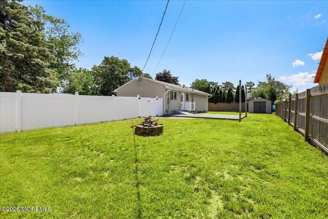 813 Pemberton Street, Toms River, NJ 08757