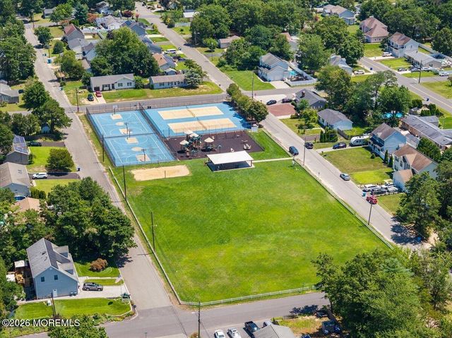 813 Pemberton Street, Toms River, NJ 08757