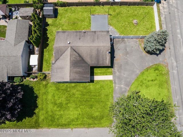 813 Pemberton Street, Toms River, NJ 08757