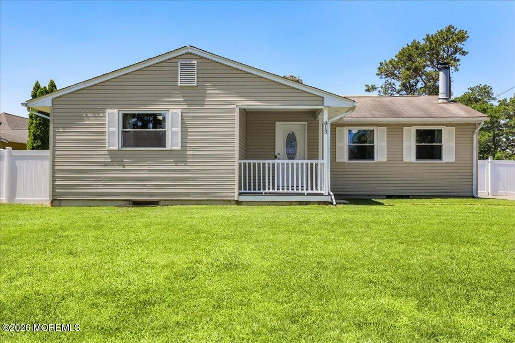 813 Pemberton Street, Toms River, NJ 08757