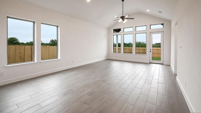 5085 Obispo Circle, Schertz, TX 78124