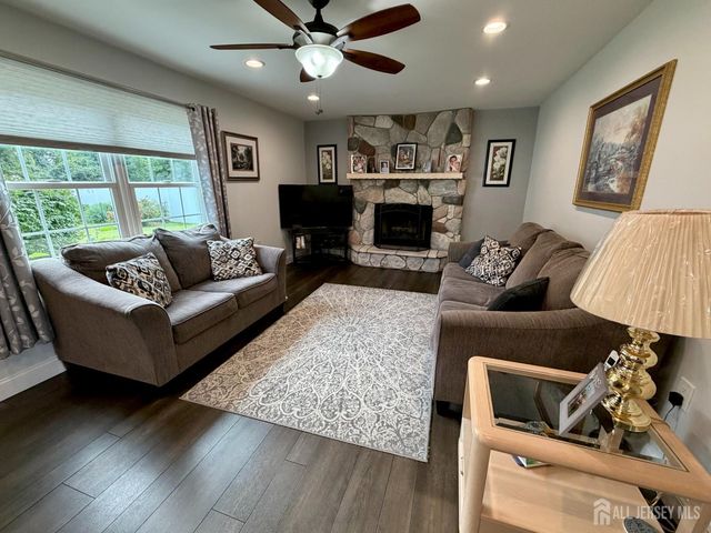 62 Canal Street, Sayreville, NJ 08872