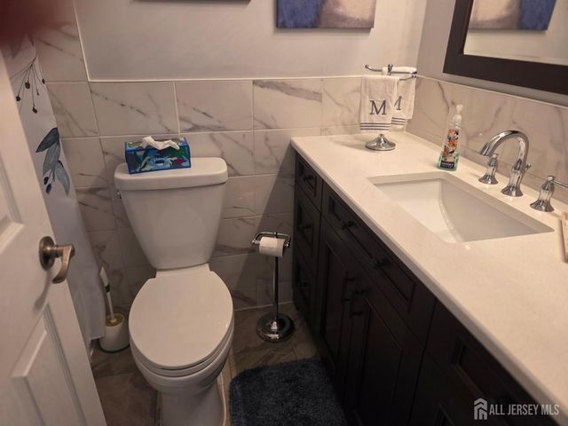 62 Canal Street, Sayreville, NJ 08872