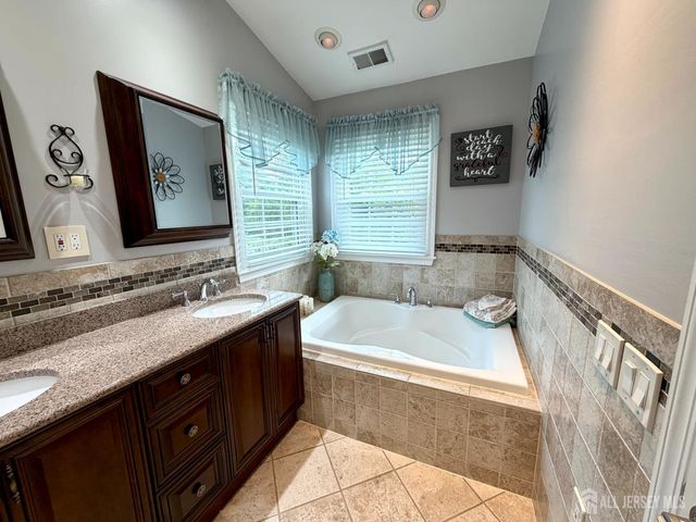 62 Canal Street, Sayreville, NJ 08872