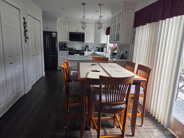 62 Canal Street, Sayreville, NJ 08872