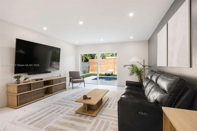 47 SW 21st Rd, Miami, FL 33129