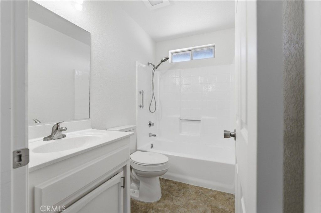 Image 10 of property listing at 8660 Redwood Boulevard, California City, CA 93505