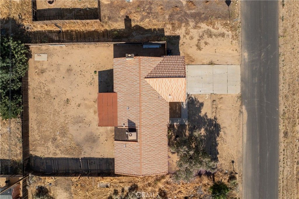 Image 2 of property listing at 8660 Redwood Boulevard, California City, CA 93505