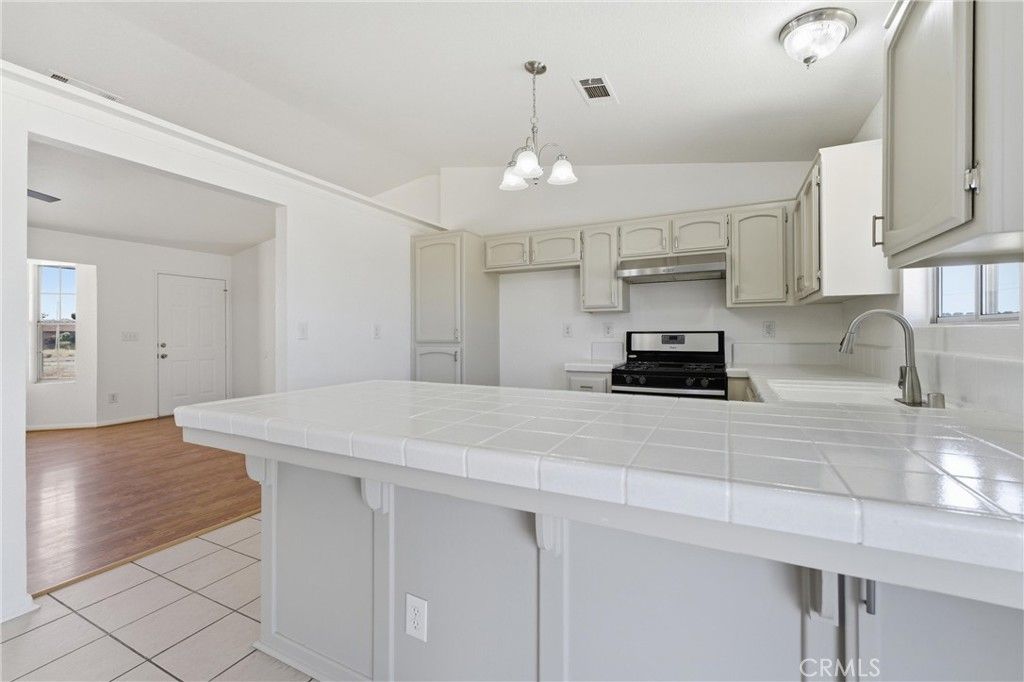 Image 7 of property listing at 8660 Redwood Boulevard, California City, CA 93505