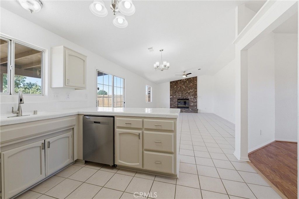 Image 8 of property listing at 8660 Redwood Boulevard, California City, CA 93505