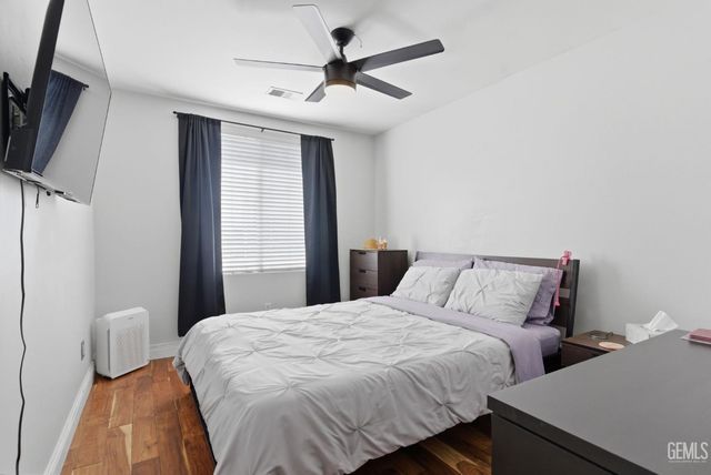 10420 W Victoria Falls Avenue, Bakersfield, CA 93312