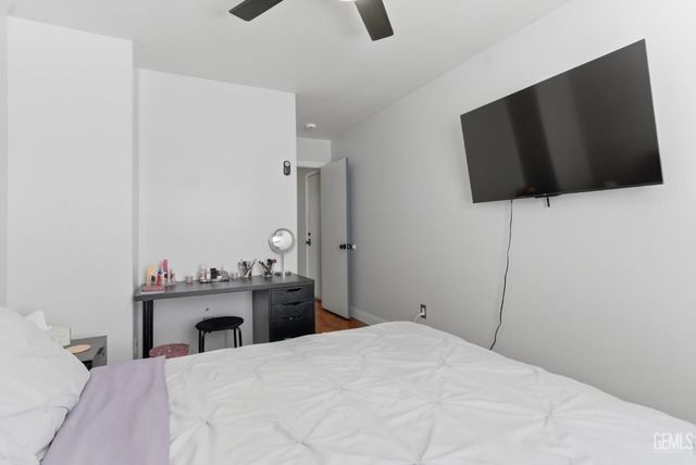 10420 W Victoria Falls Avenue, Bakersfield, CA 93312