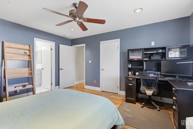 10420 W Victoria Falls Avenue, Bakersfield, CA 93312