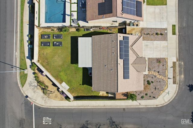 10420 W Victoria Falls Avenue, Bakersfield, CA 93312