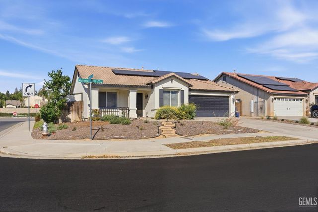 10420 W Victoria Falls Avenue, Bakersfield, CA 93312