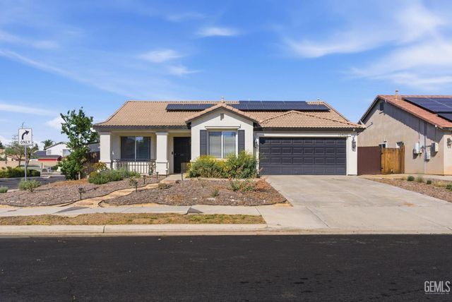 10420 W Victoria Falls Avenue, Bakersfield, CA 93312