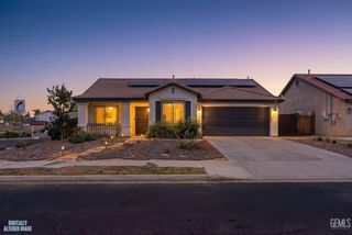 10420 W Victoria Falls Avenue, Bakersfield, CA 93312