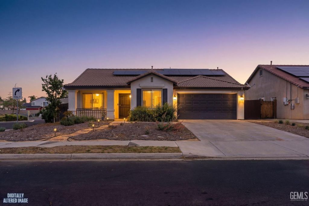 10420 W Victoria Falls Avenue, Bakersfield, CA 93312