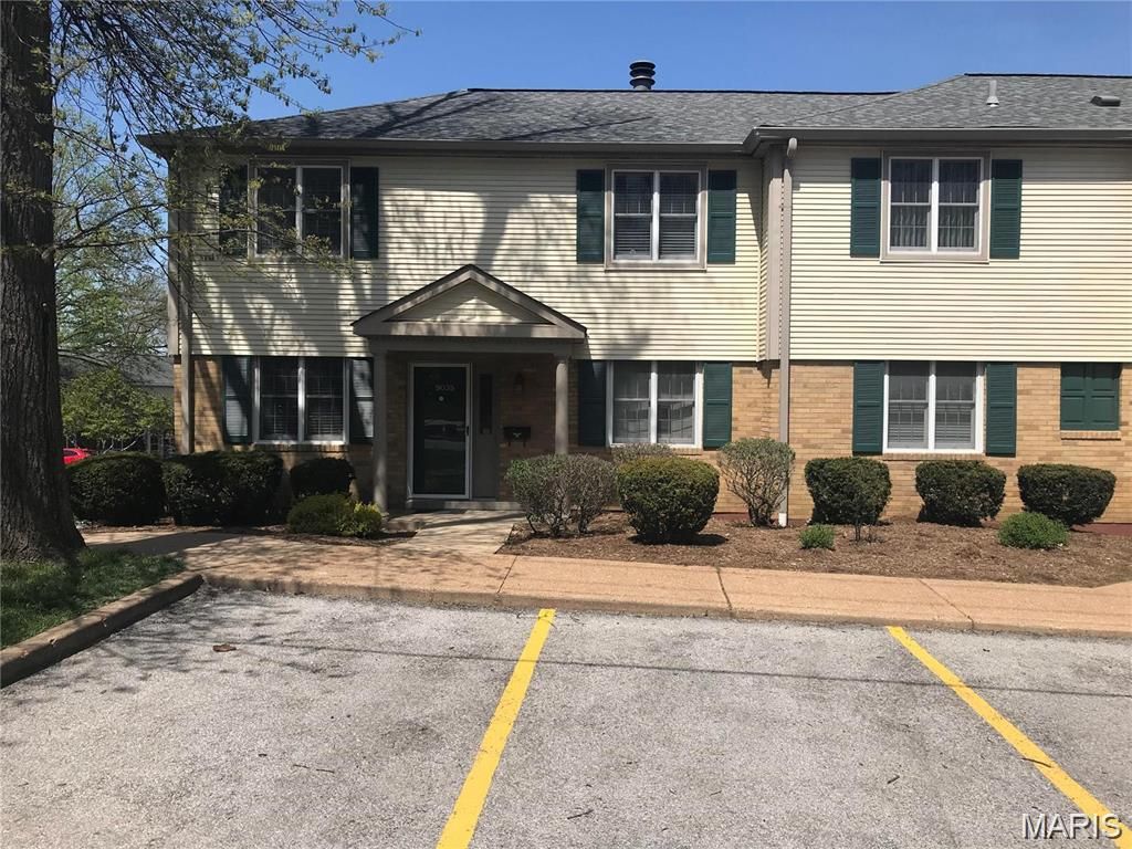 9035 West Swan Circle, St Louis, MO 63144