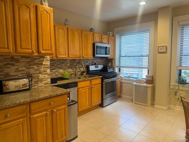 29 Woodmere Boulevard 2-B, Woodmere, NY 11598