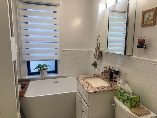 29 Woodmere Boulevard 2-B, Woodmere, NY 11598
