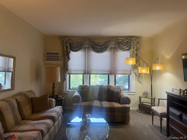 29 Woodmere Boulevard 2-B, Woodmere, NY 11598