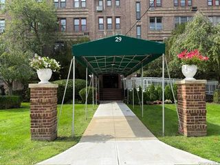 29 Woodmere Boulevard 2-B, Woodmere, NY 11598