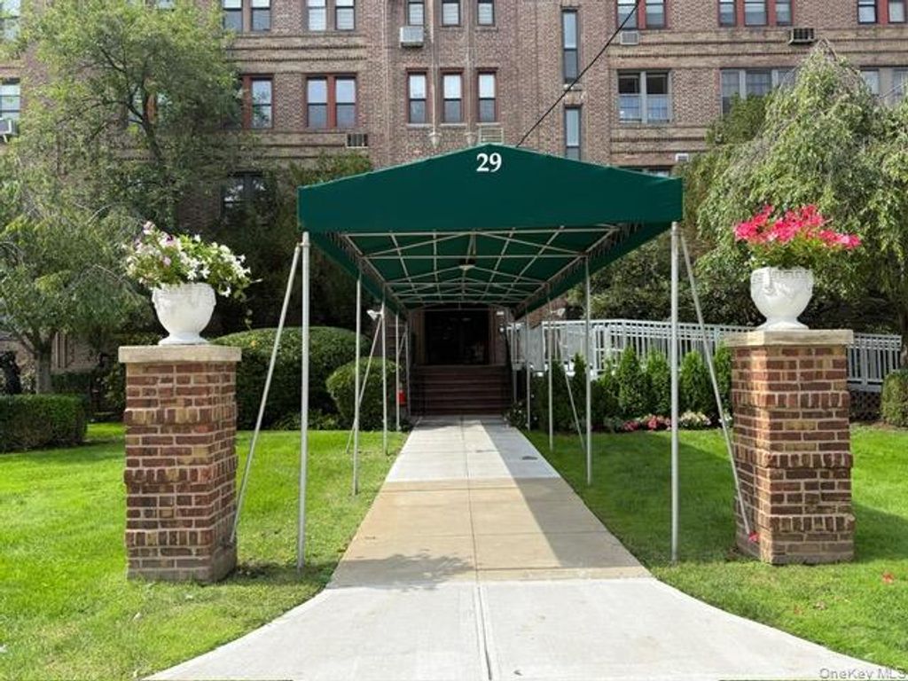 29 Woodmere Boulevard 2-B, Woodmere, NY 11598 — exterior