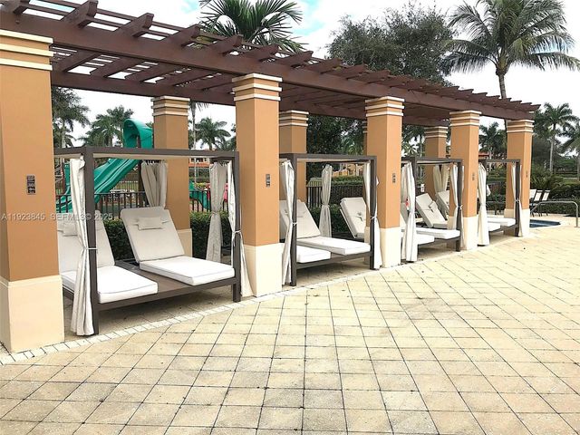 15315 SW 31st Ter 15315, Miami, FL 33185