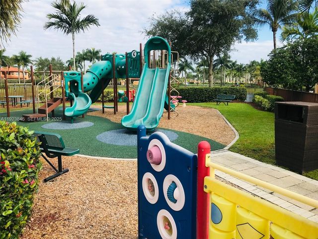 15315 SW 31st Ter 15315, Miami, FL 33185