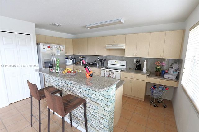 15315 SW 31st Ter 15315, Miami, FL 33185